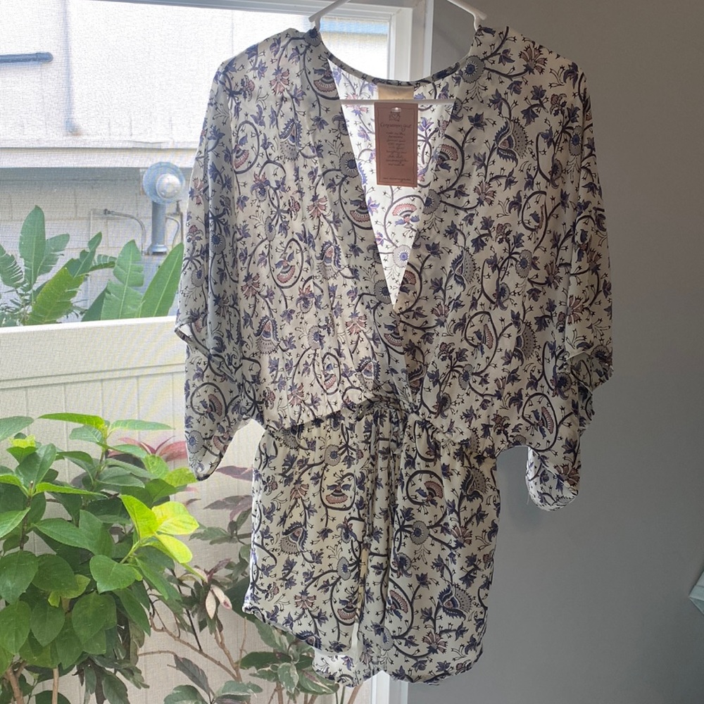 ✨free shipping !! ✨Cinnamon Girl kimono shorts romper 💜